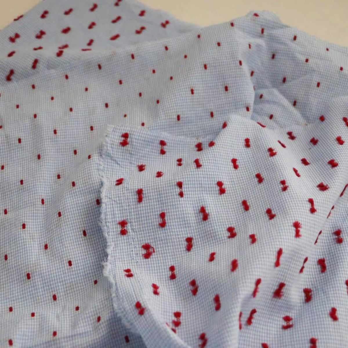 ins韩风 经典蓝白格黑白格色织棉布织绣双面波点剪花服装面料