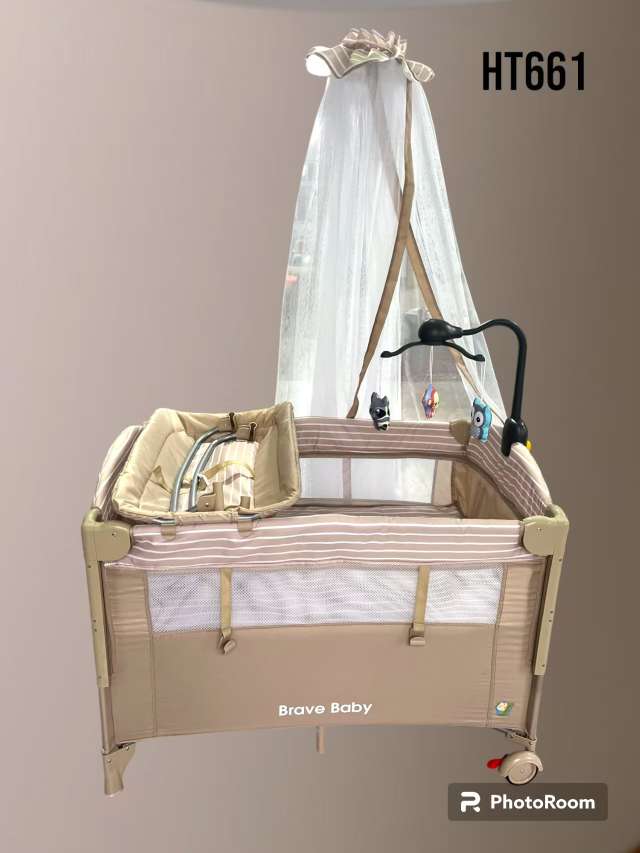 宝家母婴用品童车婴儿床拼接床儿童充气床背带座椅婴儿床垫多功能宝宝用品白底实物图
