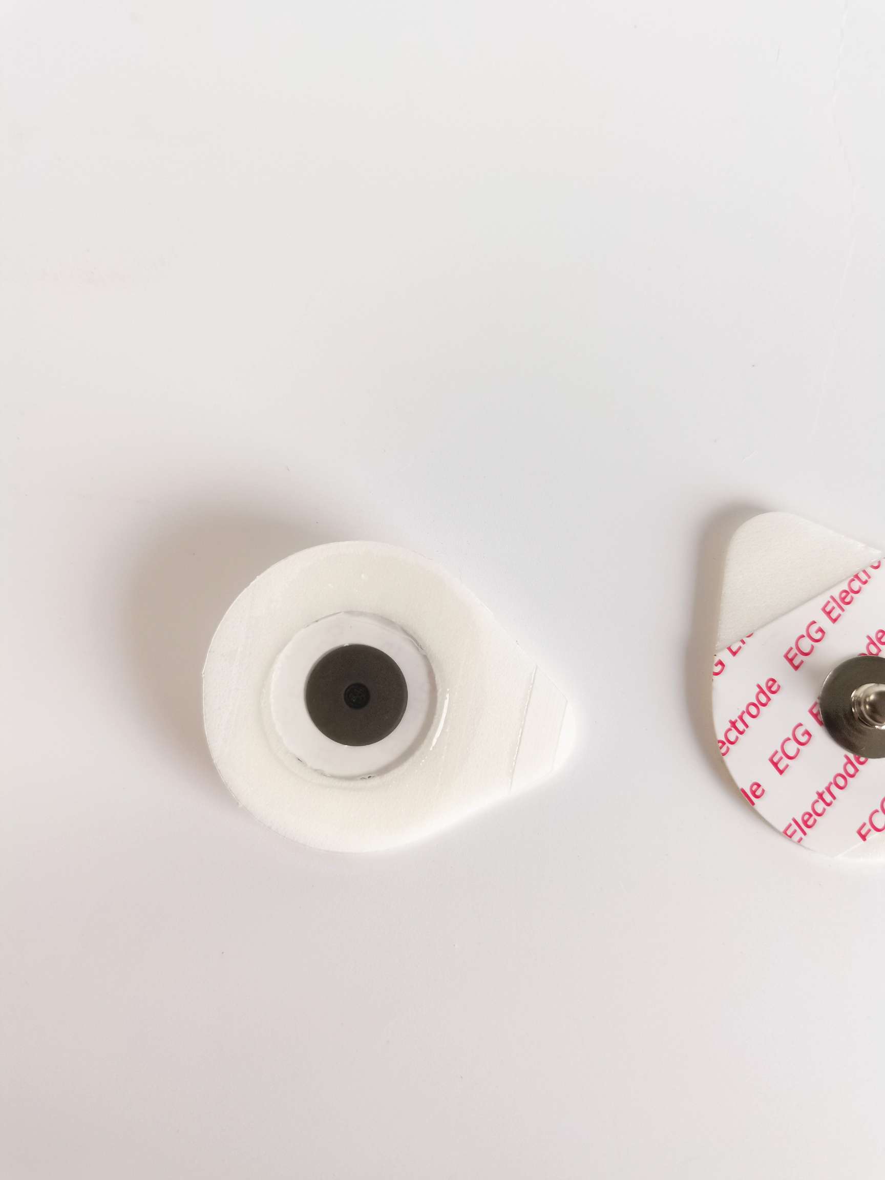 Medical disposable polyethylene foam 30* 36mm 36 * 42mm universal baby size Droplike wireless disposable electrocardiogram monitoring electrode pad details Picture