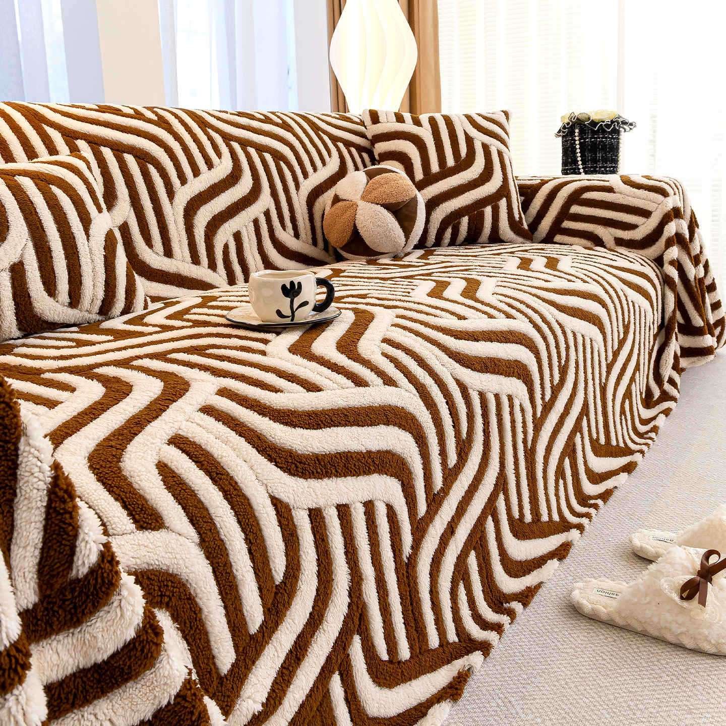 New plush sand hair towel for Winter 2025, a high-end and light luxury full cover protective case, anti-cat scratch sofa cover Item Picture