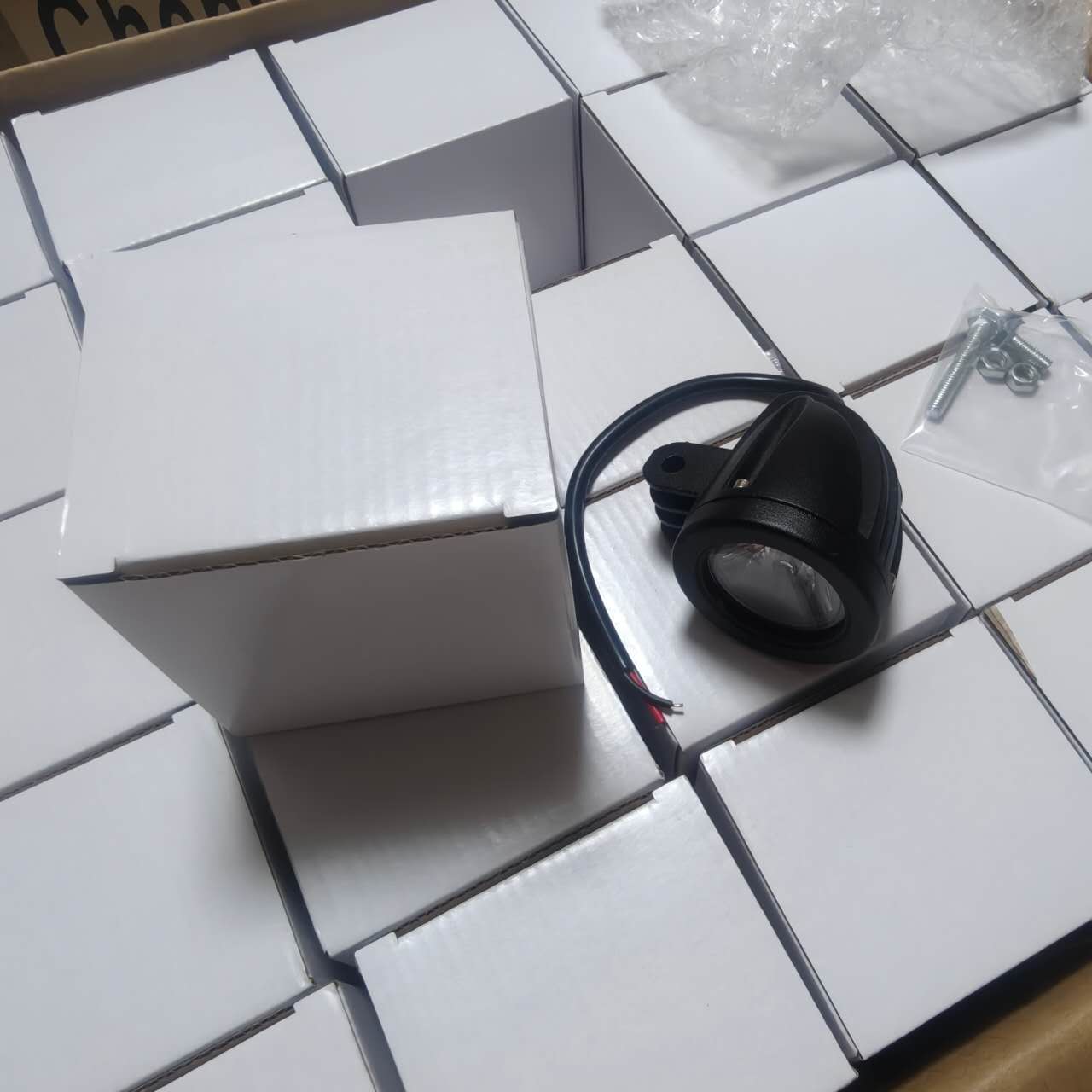 2-inch circular 10W floodlight for motorcycles, automotive led work light, engineering vehicle light, motorcycle modification light Specification drawing
