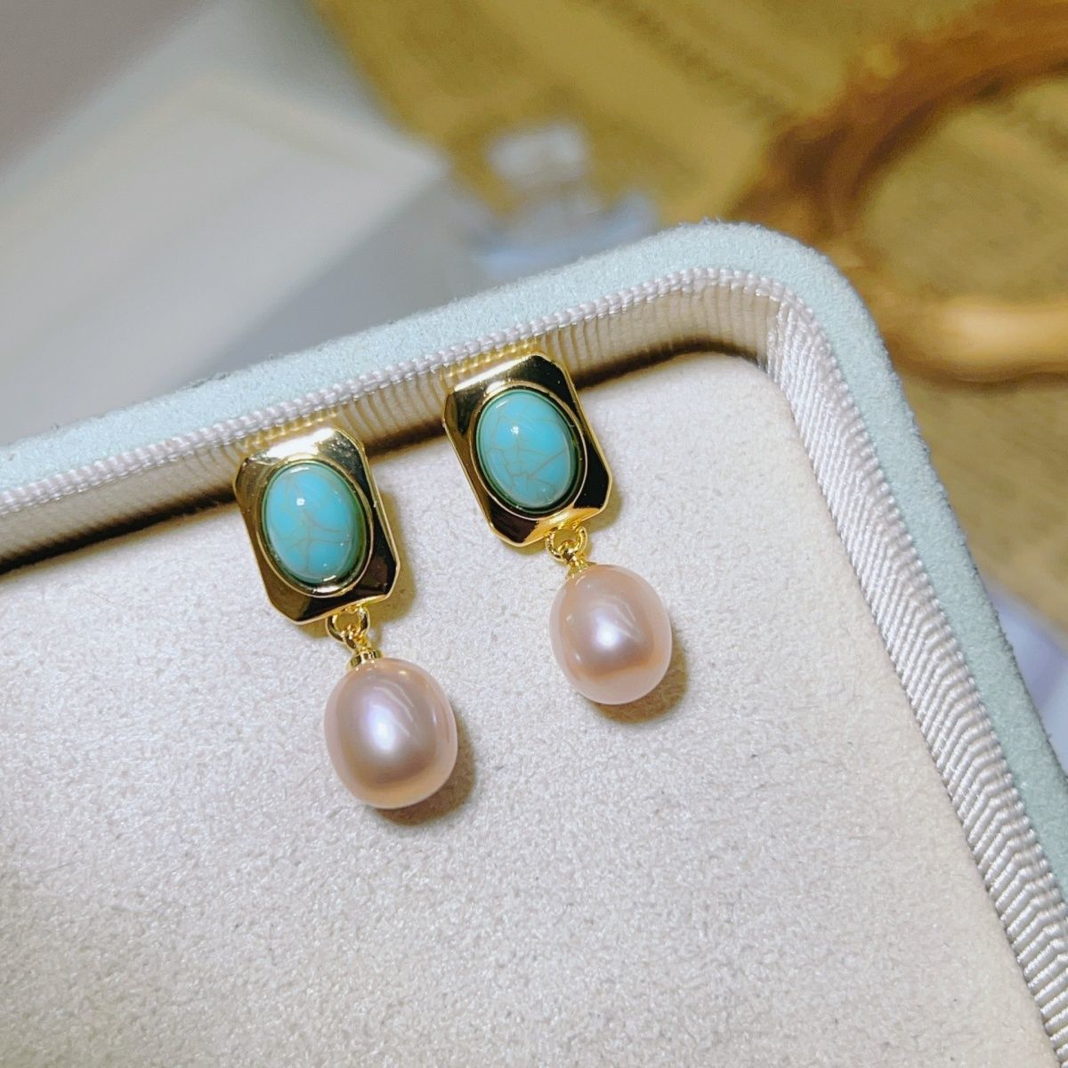 Natural blue turquoise Baroque pearl stud earrings, gold-plated, simple, fashionable and elegant women's pearl necklace detail image 5