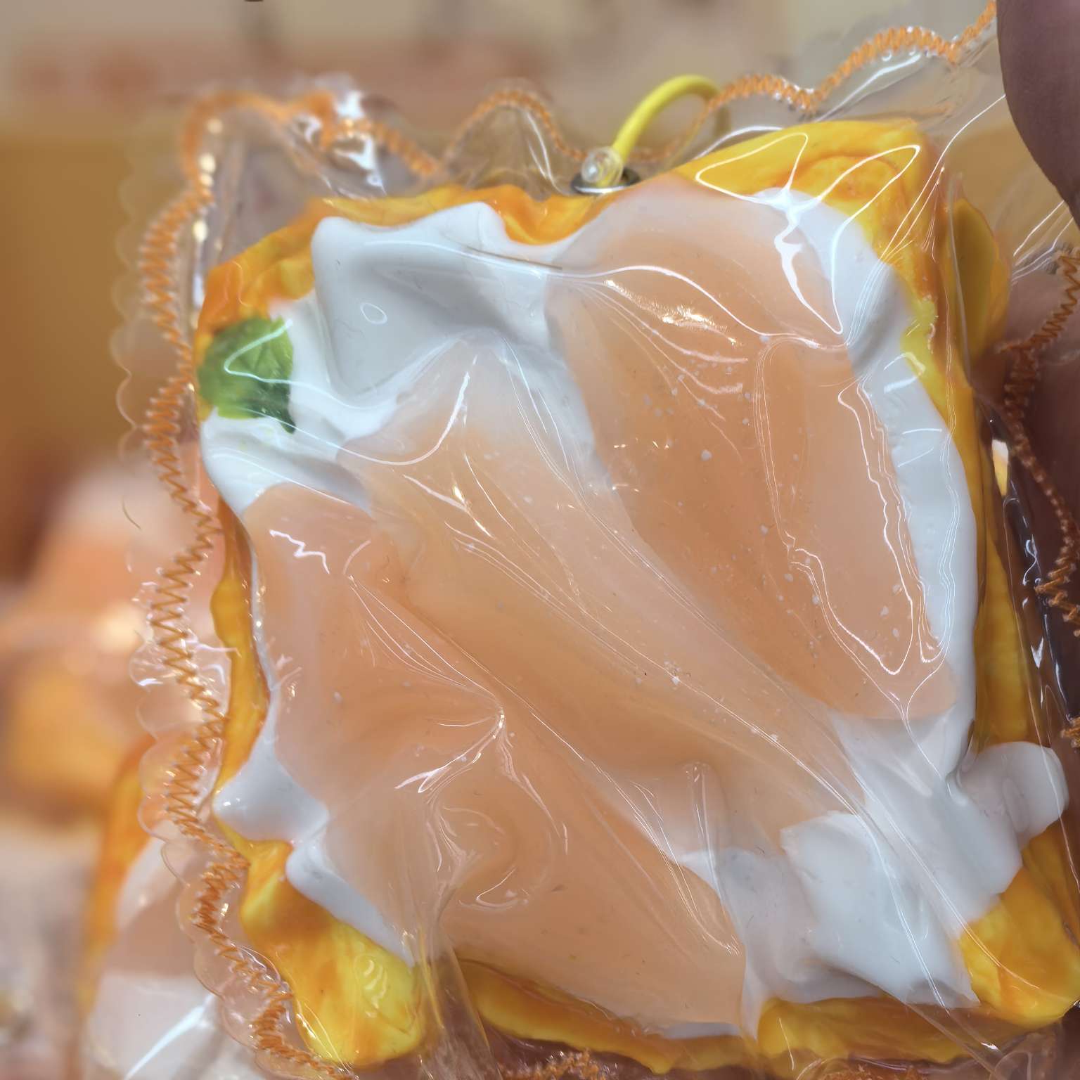 Manufacturer's heavy industry Stress-relieving Piningle food-grade silicone peach cream toast, a pure handcrafted stress-relieving toy Specification image