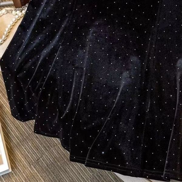 High-end Korean velvet embossed diamond fabric, diamond-encrusted fabric, elastic drape dress, formal dress, ethnic style cheongsam fabric Application Scenario