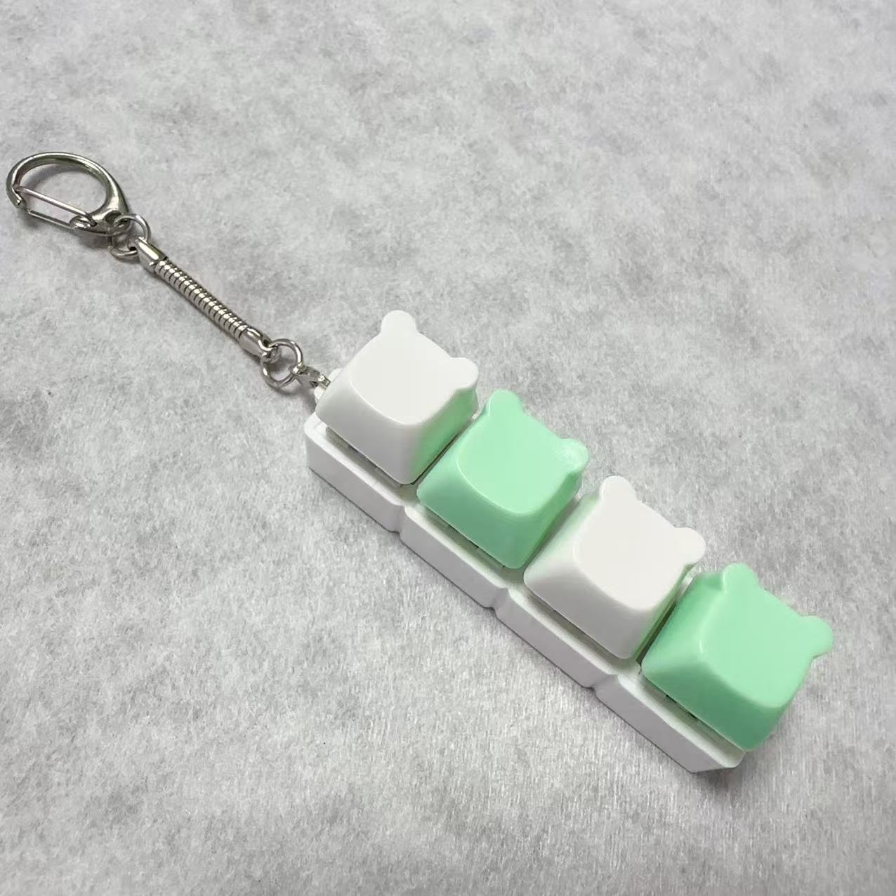 跨境批发4键小熊帽机械轴减压解压按键玩具创意键盘钥匙挂件