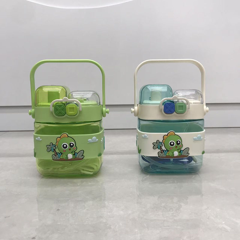 卡通独角兽恐龙双饮杯 大容量便携斜挎背带吸管杯 学生儿童防摔高颜值塑料水杯详情4