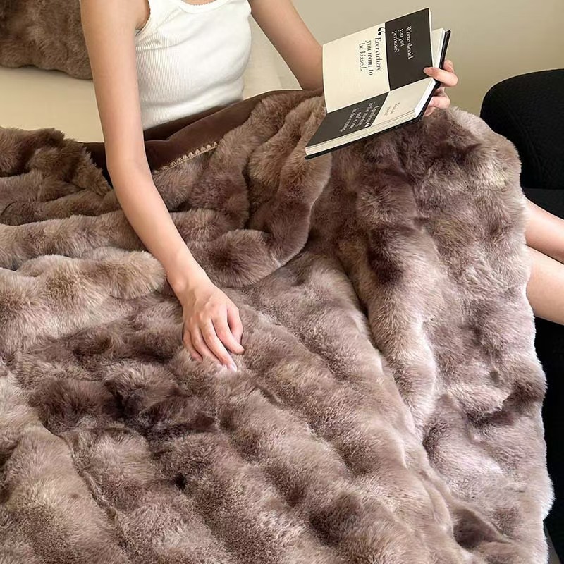 Rabbit fur blanket, long-haired nap blanket, thickened sofa blanket for winter Application Scenario