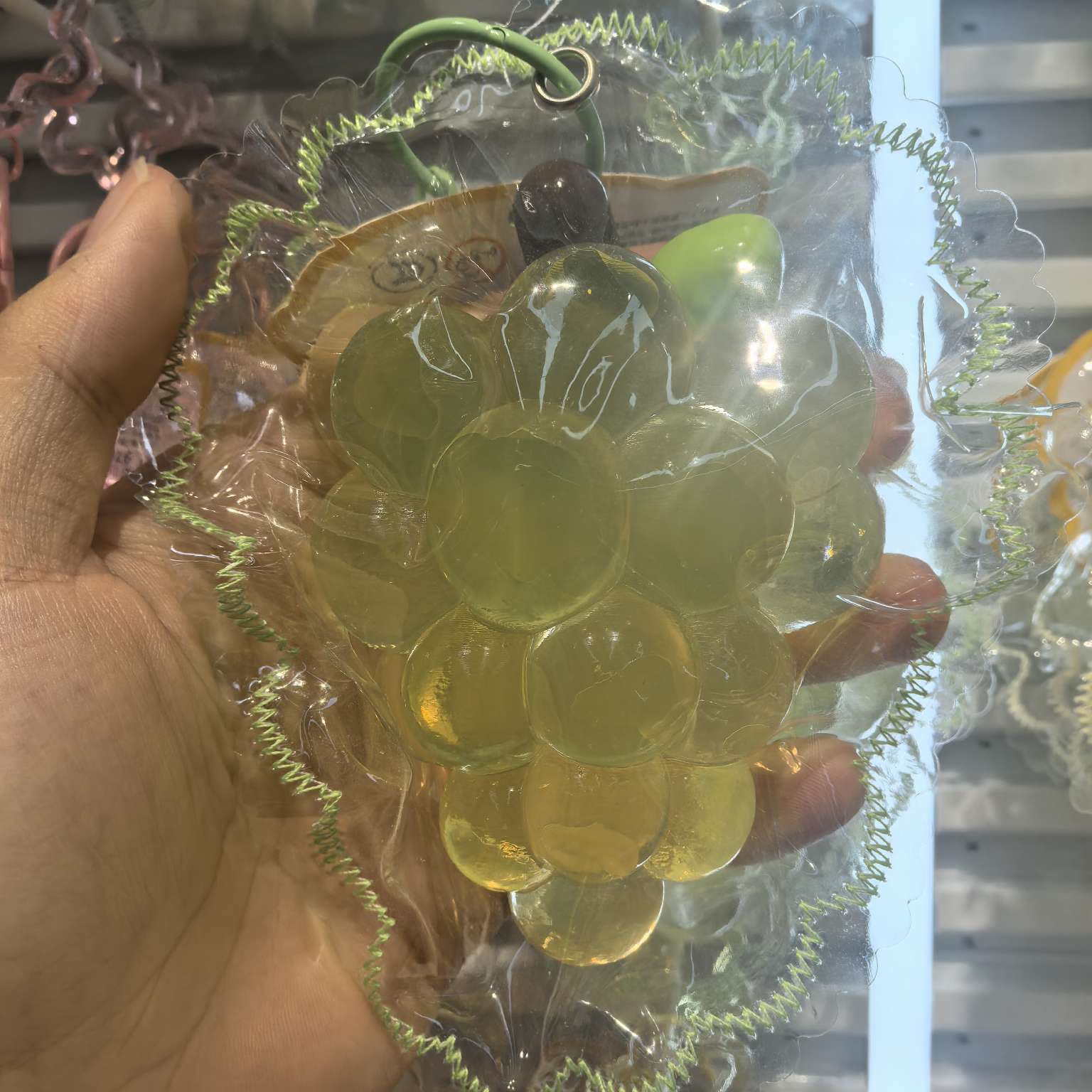 Transparent and fresh green grape stress-relieving pinch food-grade silicone children's safe material stress-relieving toy