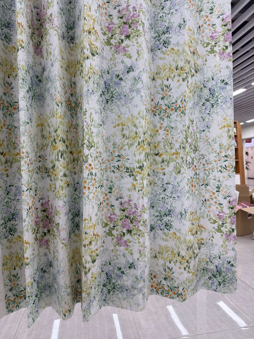 具有防uv，防窥反光的一款蕾丝面料窗帘