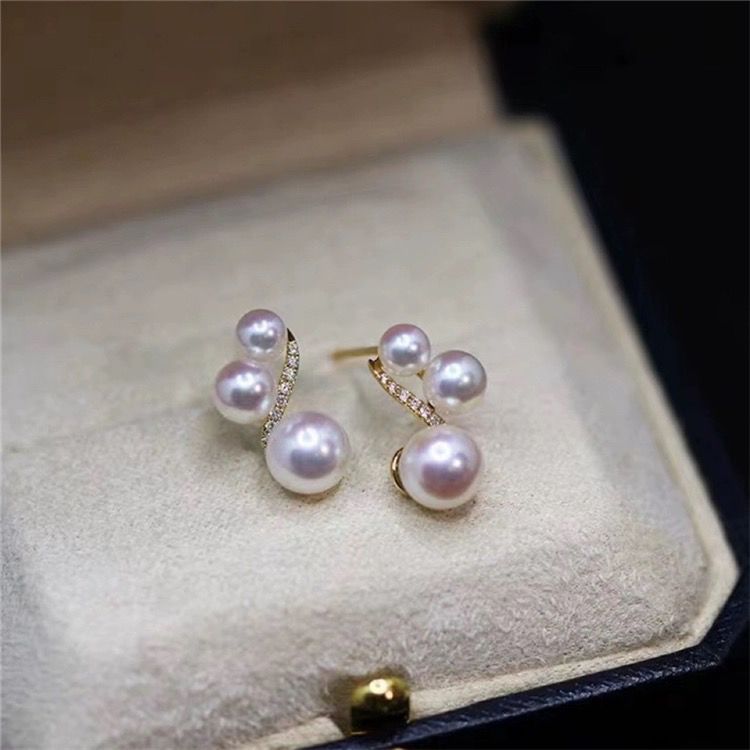 New and niche pearl stud earrings with a light luxury and simple design, a bestseller with a high-end and elegant style, pearl necklaces, jewelry and necklaces