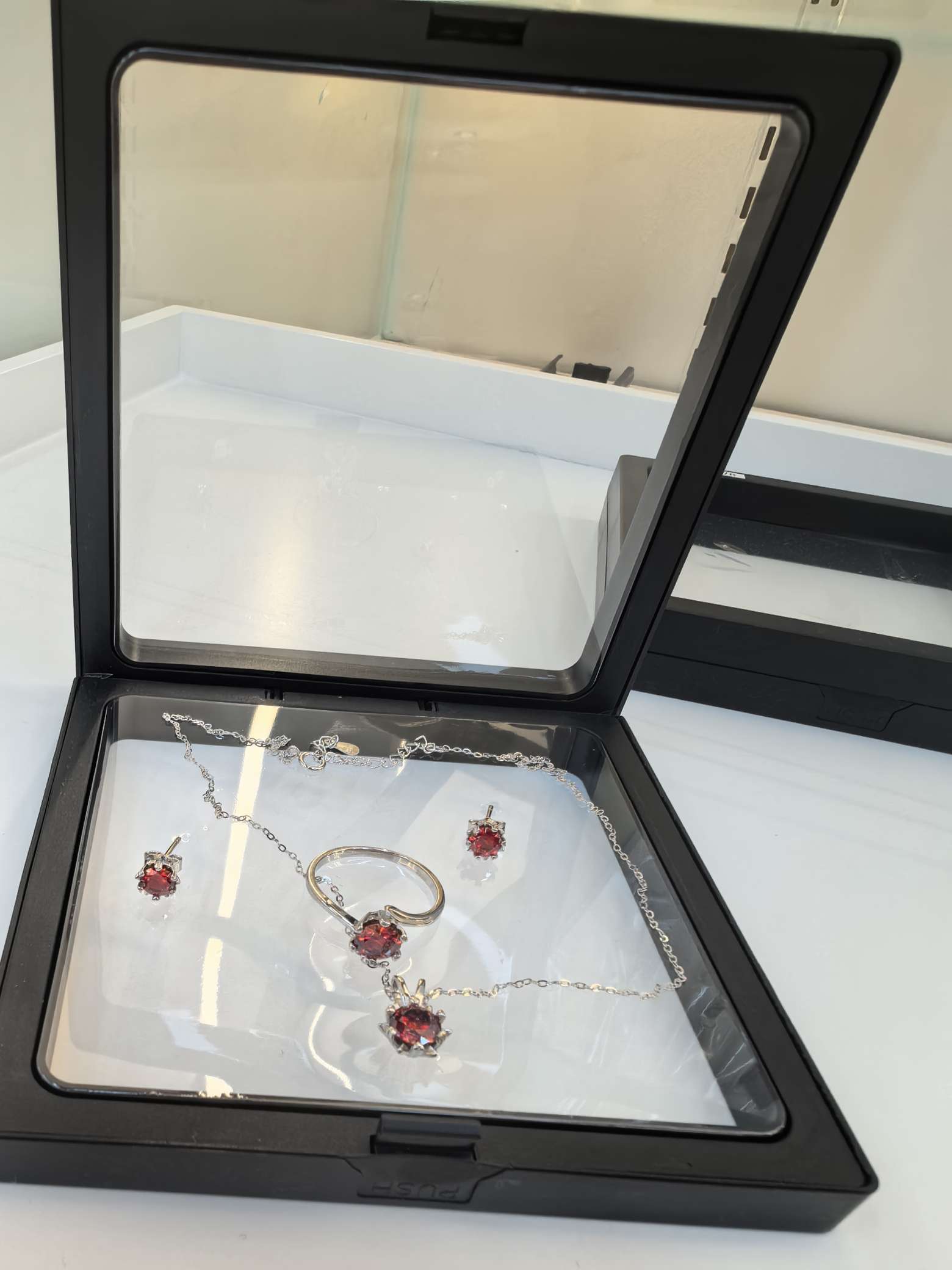 时尚饰品  首饰套装  莫桑钻套链戒指耳钉三件套  女款  潮流百搭