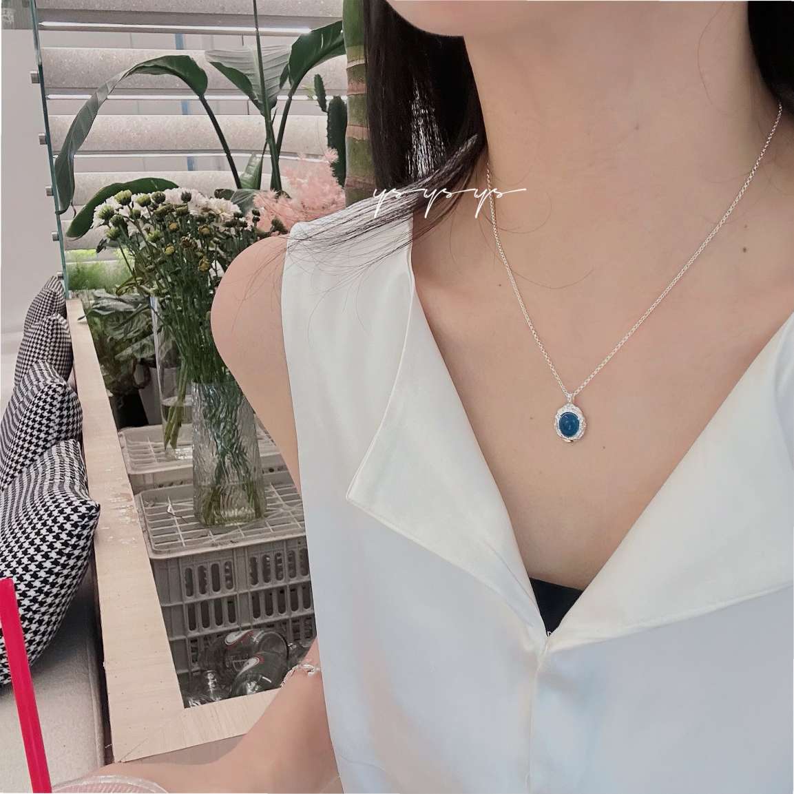 This pure silver blue zircon necklace is versatile and stylish when layered or worn alone, making it a great gift Specification image