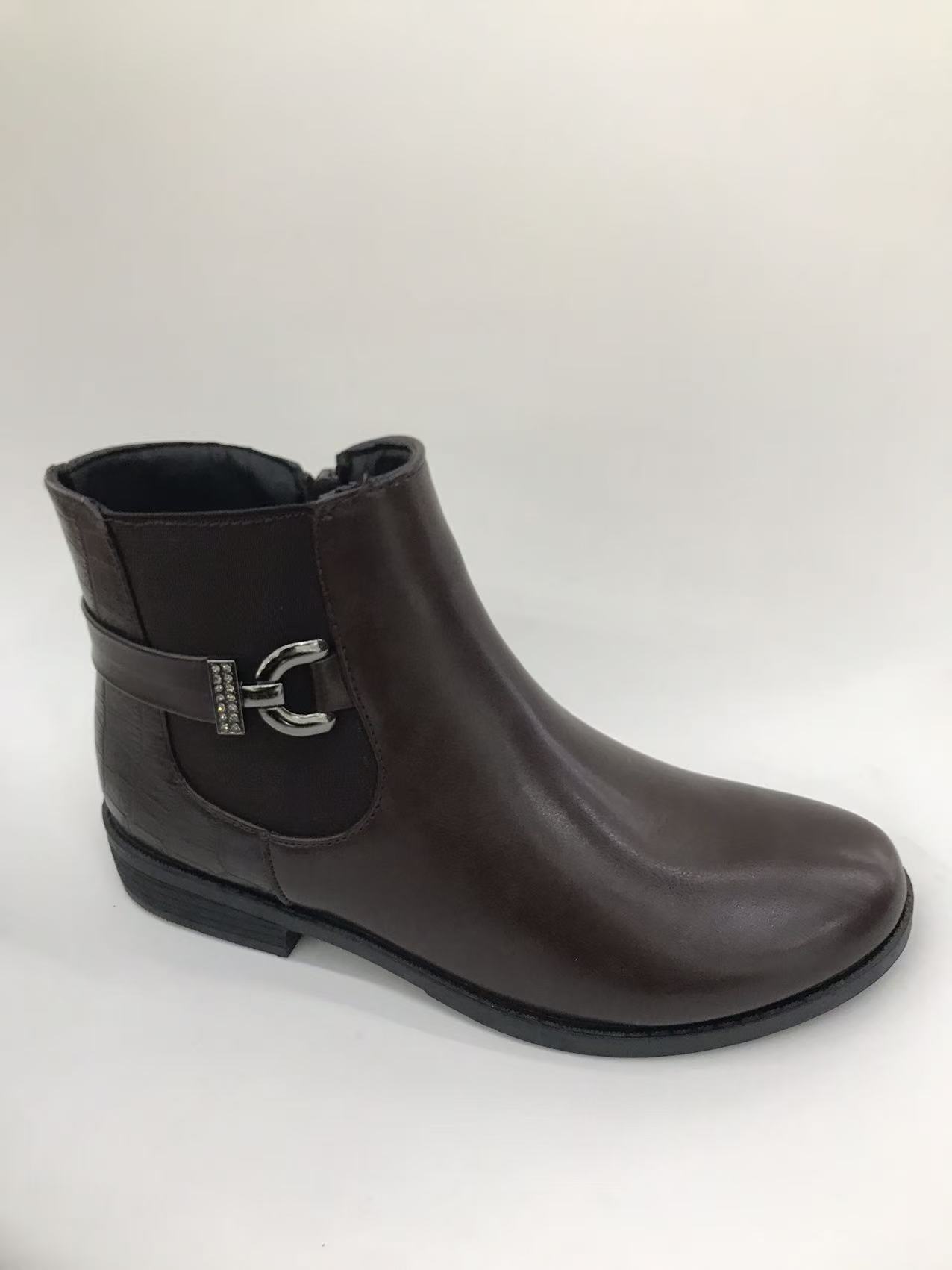 Lady Boots Spring and Autumn low-top leather shoes, fashionable and casual ethnic style large-sized boots, lady boots full figure