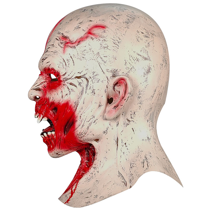 A terrifying mask makes a thrilling appearance, with a blood-torn face that shakes the eyes. It's a must-have item for Halloween. Application Scenario