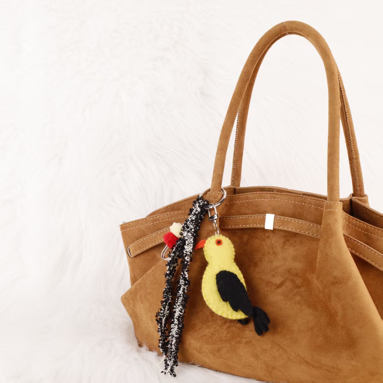 尼泊尔抱花小羊羊毛毡玩偶包包挂件立体毛绒车钥匙扣生日礼物挂饰挂件产品图