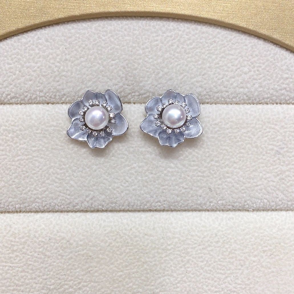 French light luxury and high-end style, exquisite zircon stud earrings, niche and fashionable style, freshwater pearl earrings, women's pearl necklace, necklace jewelry detail image 8