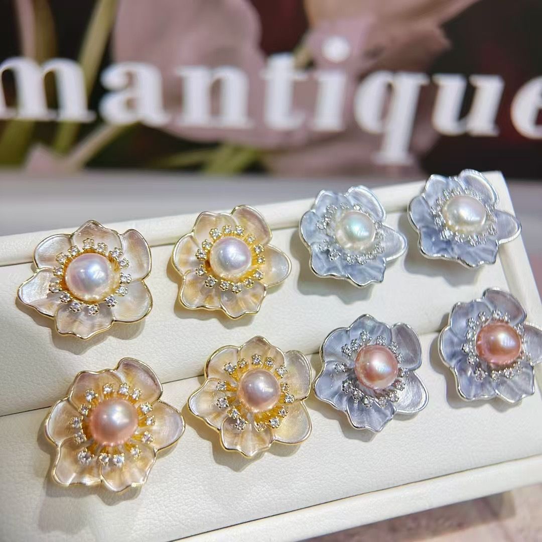 French light luxury and high-end style, exquisite zircon stud earrings, niche and fashionable style, freshwater pearl earrings, women's pearl necklace, necklace jewelry