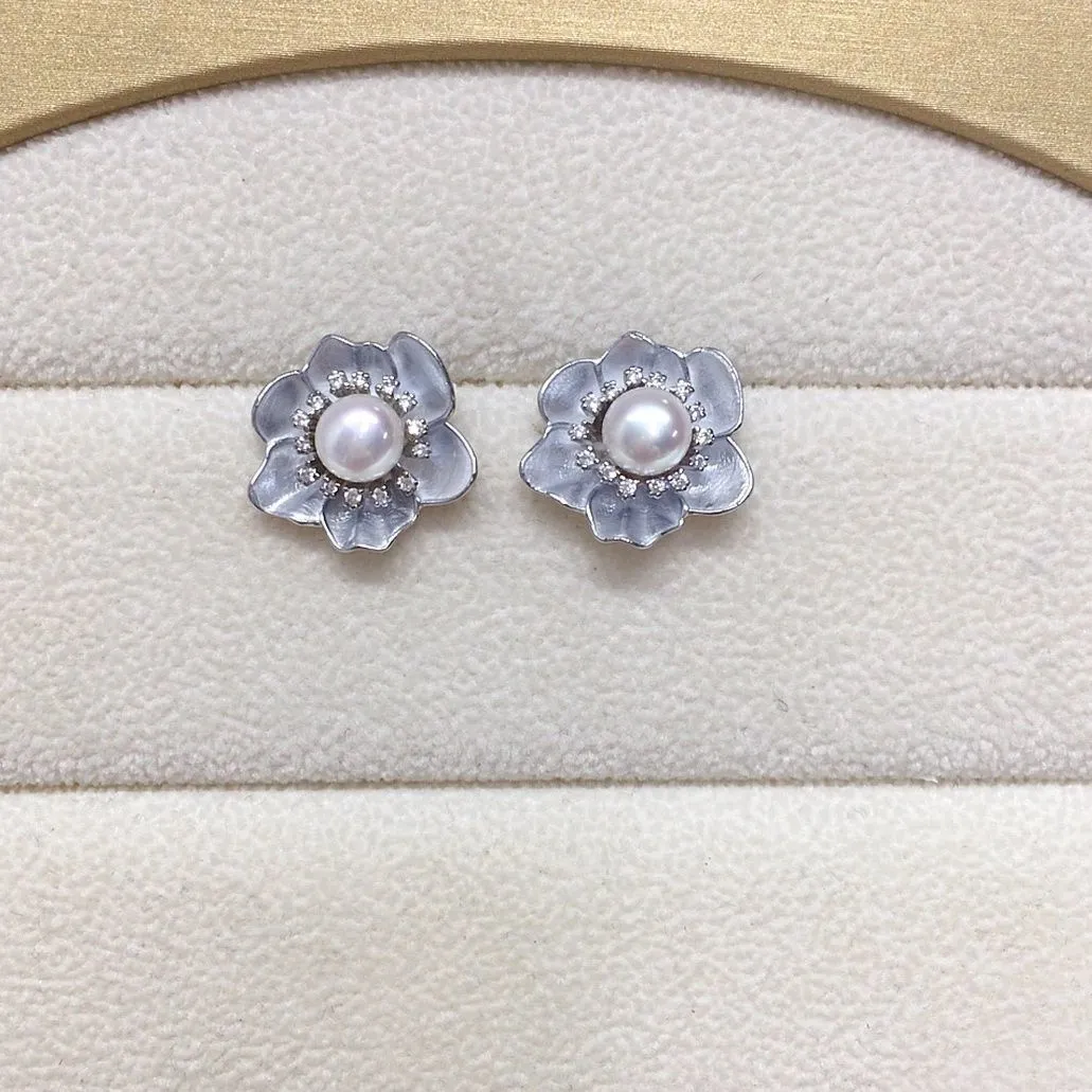 French light luxury and high-end style, exquisite zircon stud earrings, niche and fashionable style, freshwater pearl earrings, women's pearl necklace, necklace jewelry detail image 6