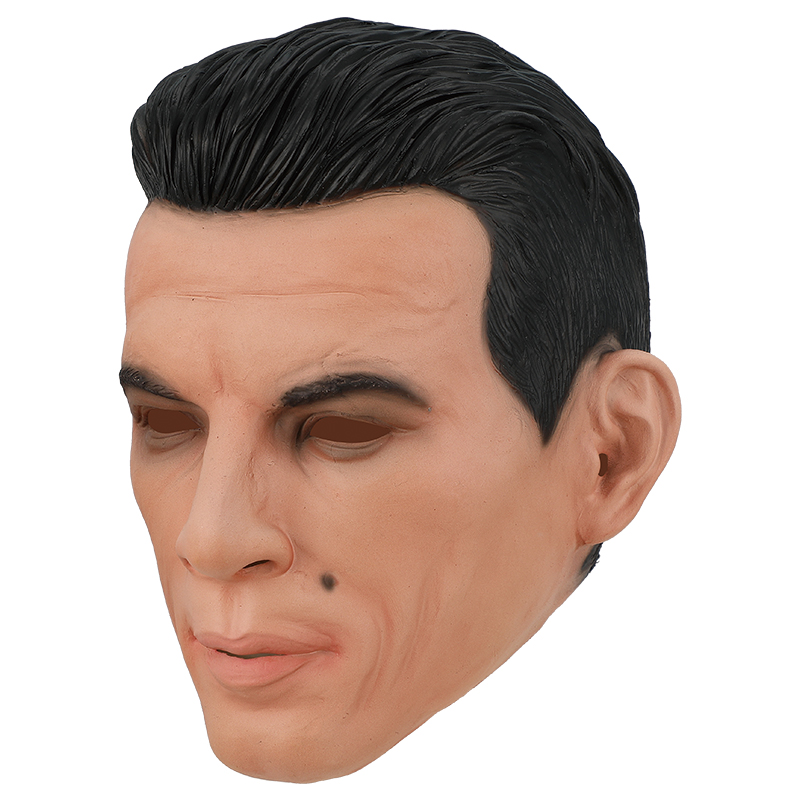 Cristiano Ronaldo masks are selling well, and fans are chasing after star merchandise Specification image