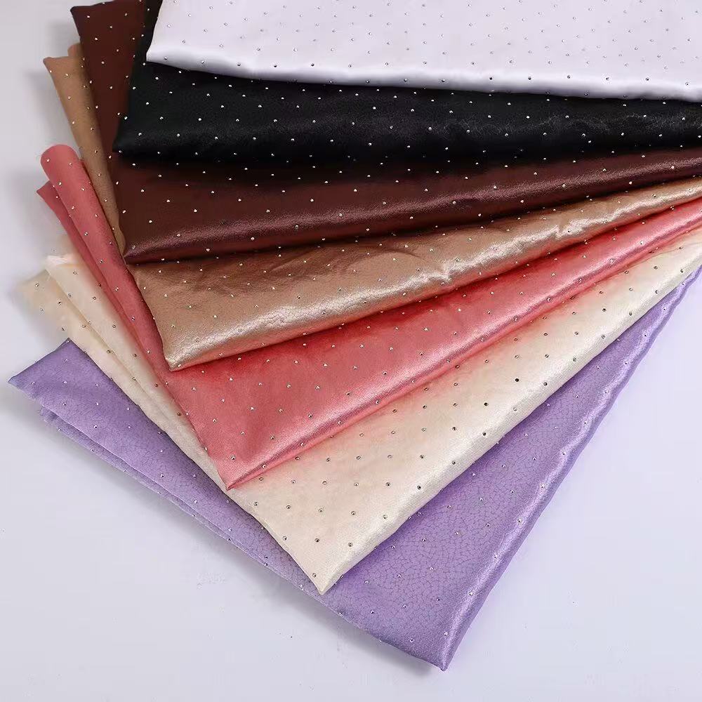 Colored diamond embossed fabric, bags, pet accessories, hair bands, shoe materials Application Scenario
