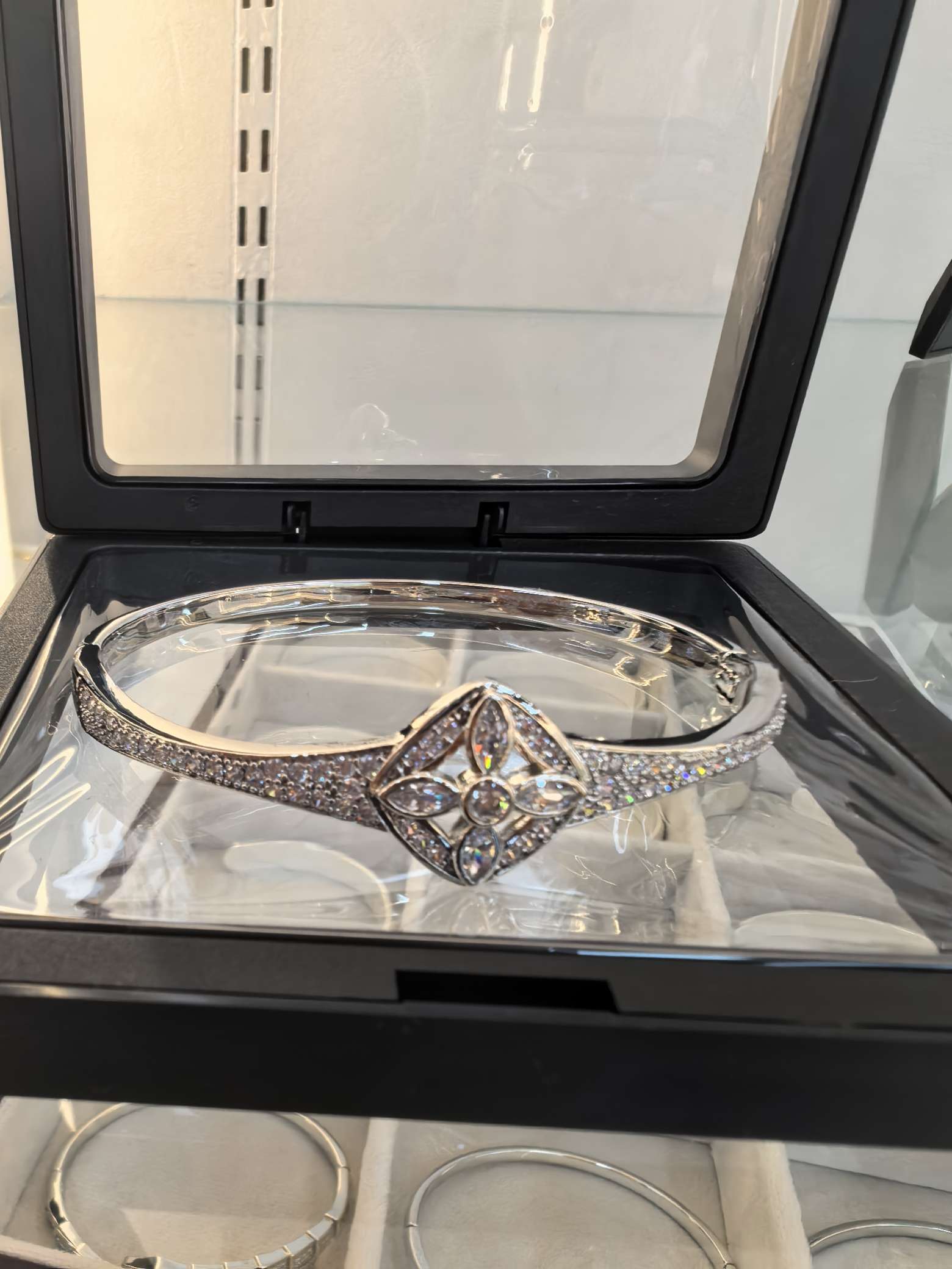 银饰手镯 时尚百搭  女士手镯 潮流配饰