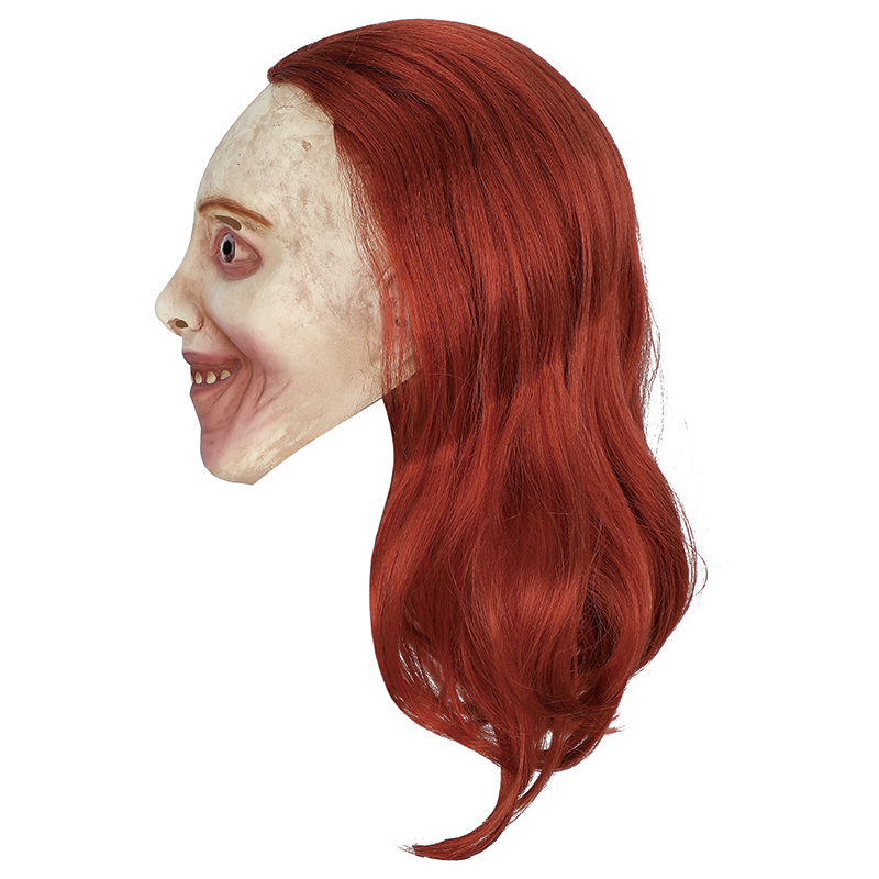 A strange red-haired mask made a terrifying appearance, and its eerie smile sparked heated discussions Item Picture