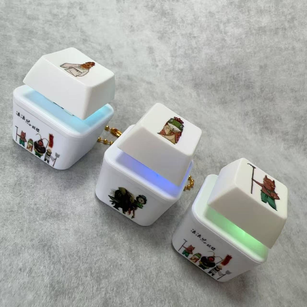 跨境批发单键卡通发声有灯发光减压解压按键玩具钥匙挂件