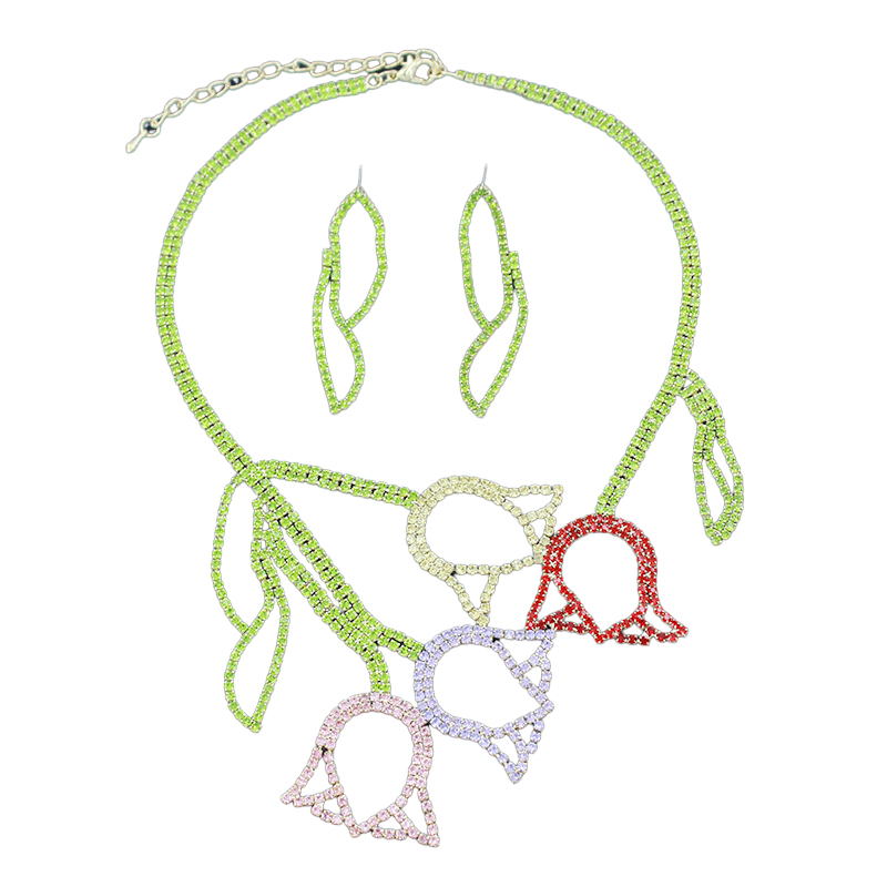 Cross-border European and American design sense rose color rhinestone necklace + earrings jewelry set, exaggerated and fashionable women's personalized accessory set