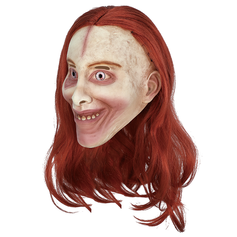 A strange red-haired mask made a terrifying appearance, and its eerie smile sparked heated discussions Application Scenario