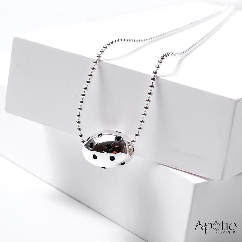 APOTIE Oval Bead Collarbone Chain Application Scenario