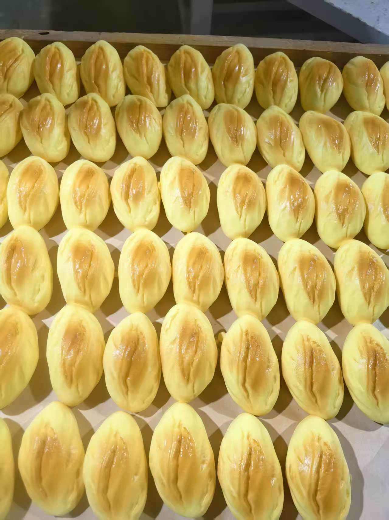 Slow-rebound simulation small bread, wet and soft touch, kneading fun, creative milk-flavored food play, stress-relieving toy, the same style as Xiaohongshu pic 3