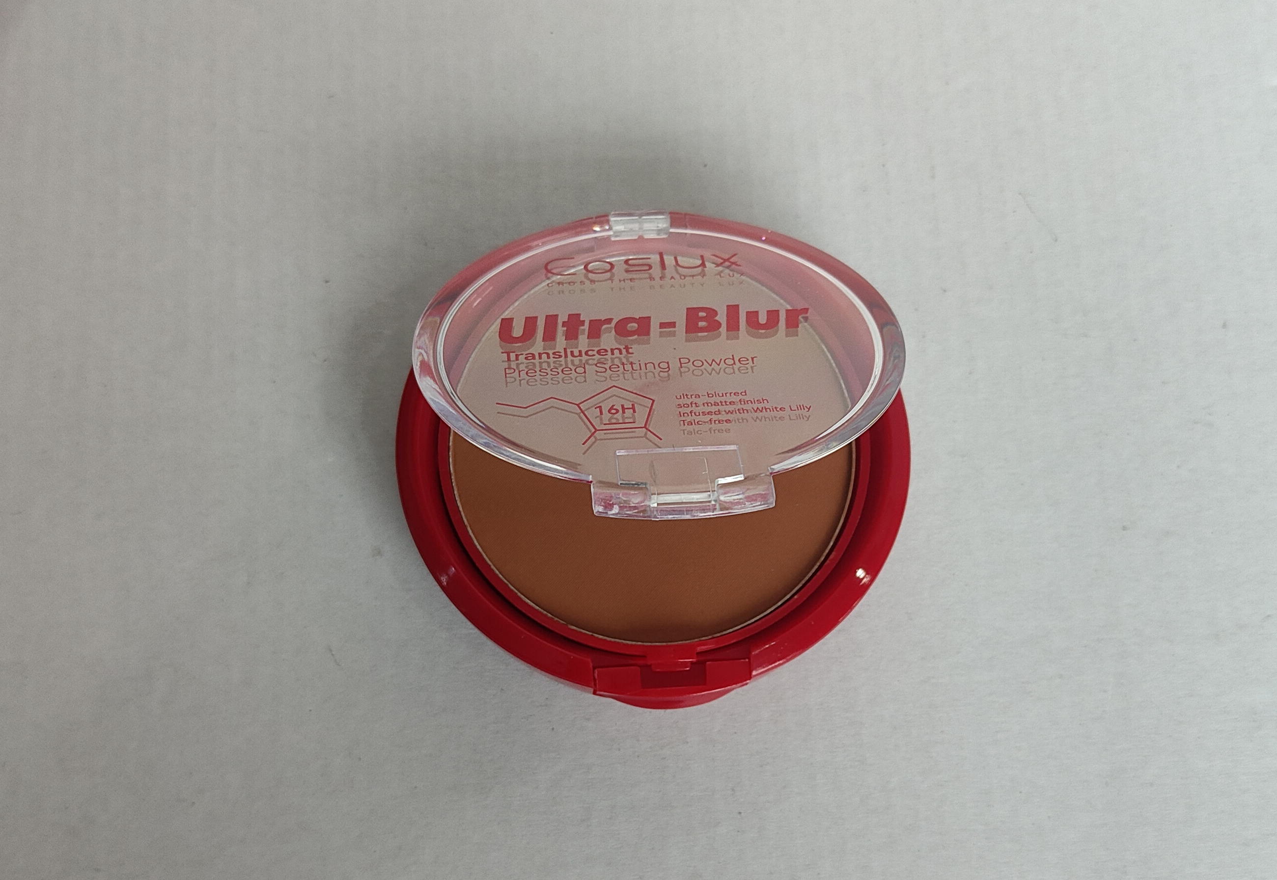 This facial beauty soft focus brightening setting powder is super soft focus and super fine, free of talcum powder. It contains hyaluronic acid for long-lasting makeup effect and oil control. It also contains white lily essence to prevent oxidation Specification image
