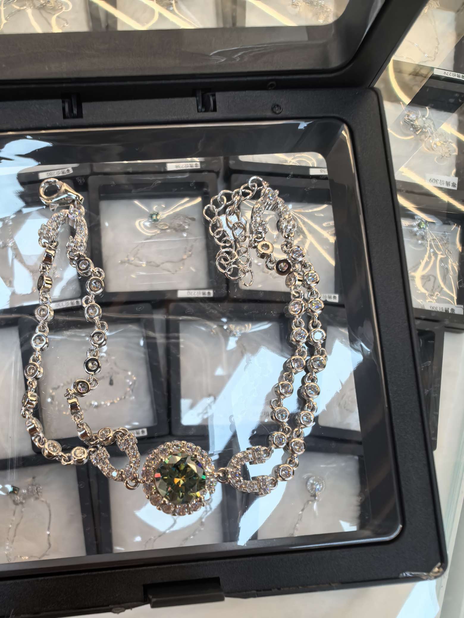   女士手饰  莫桑钻手链  时尚手链  饰品  女款多彩手饰