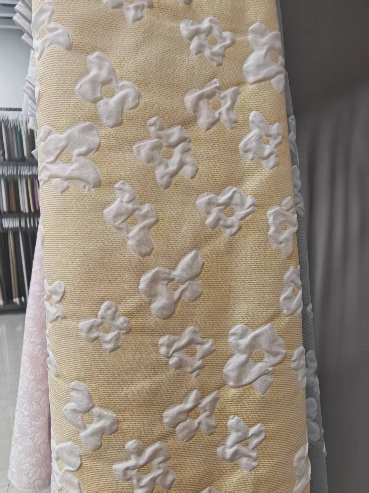 Small flower-patterned bubble fabric composite fabric for clothing, accessories, pet supplies, bags and accessories Application Scenario