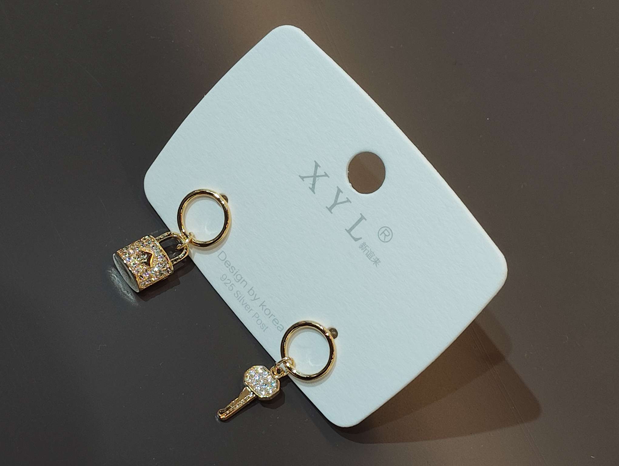 新谊来钥匙小锁头设计感耳饰镶锆石质感耳环925银针不规则高级感可养耳洞款