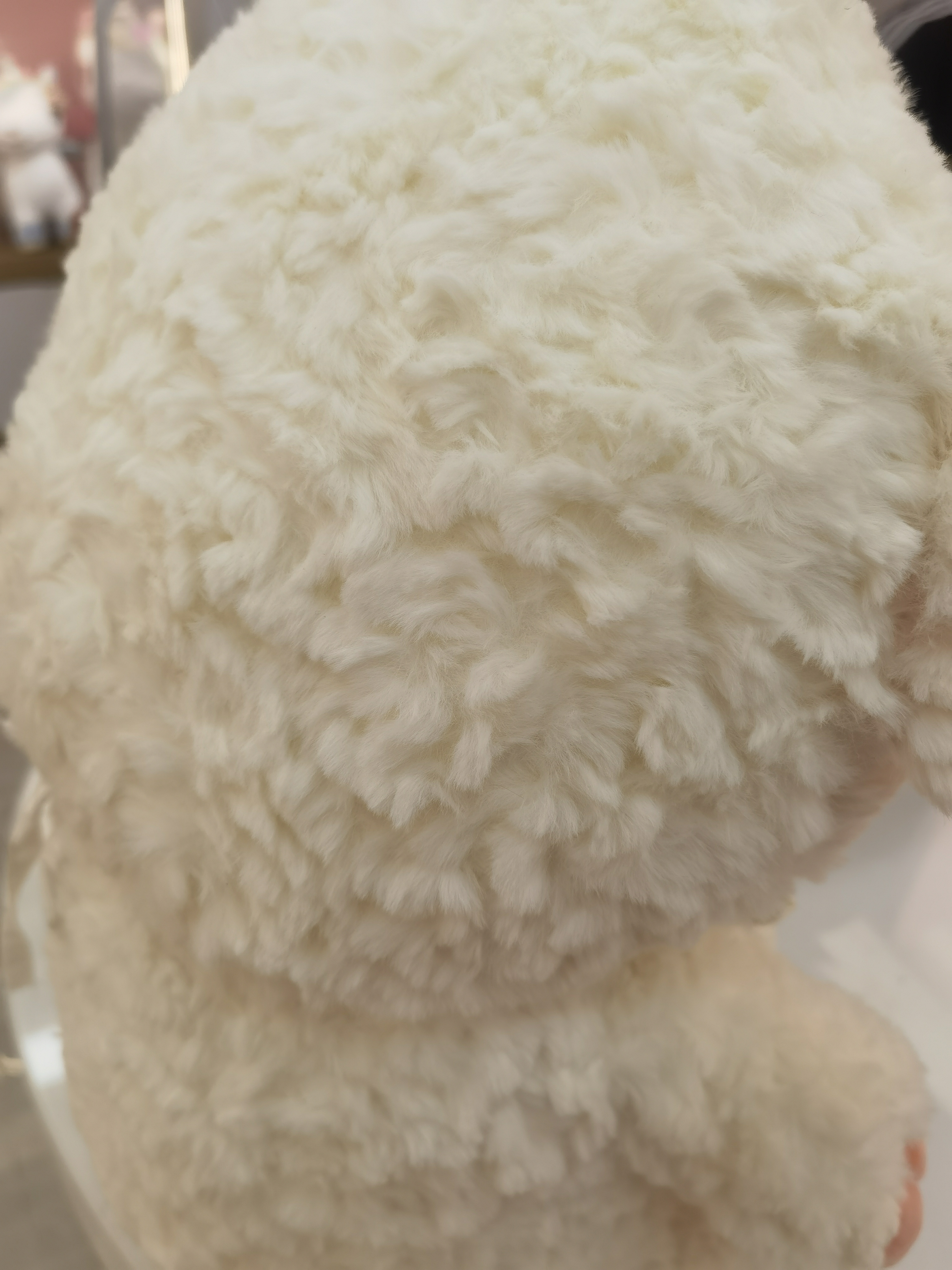 45CM cute alpaca doll, a heartwarming plush toy with a cute outfit that attracts onlookers details Picture