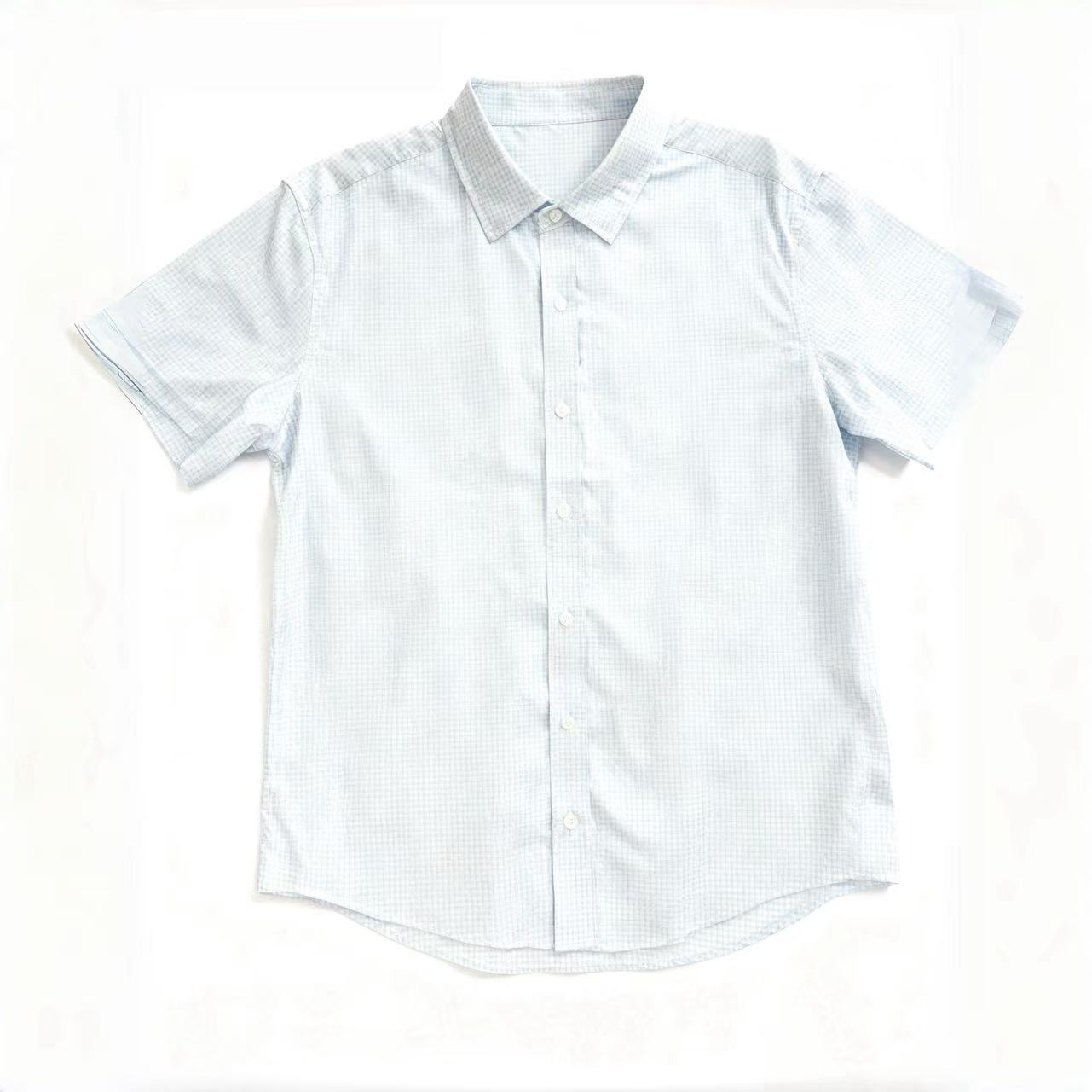 Minimum order of 100 pieces: Men's business casual blue checkered short-sleeved pure cotton embroidered lapel commuting anti-wrinkle shirt Application Scenario