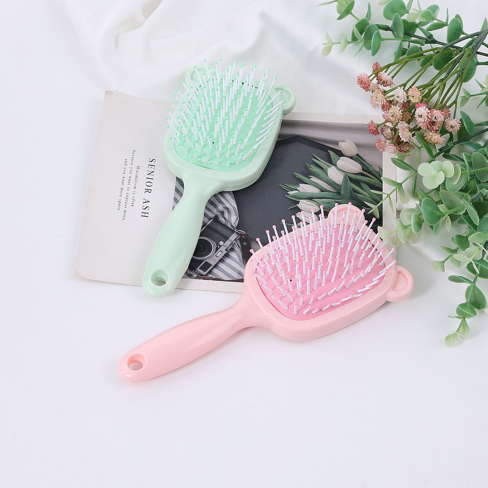 Baihe's new macaron-colored air cushion comb, cute bear hair massage comb, and home girl meridian massage airbag comb Application Scenario
