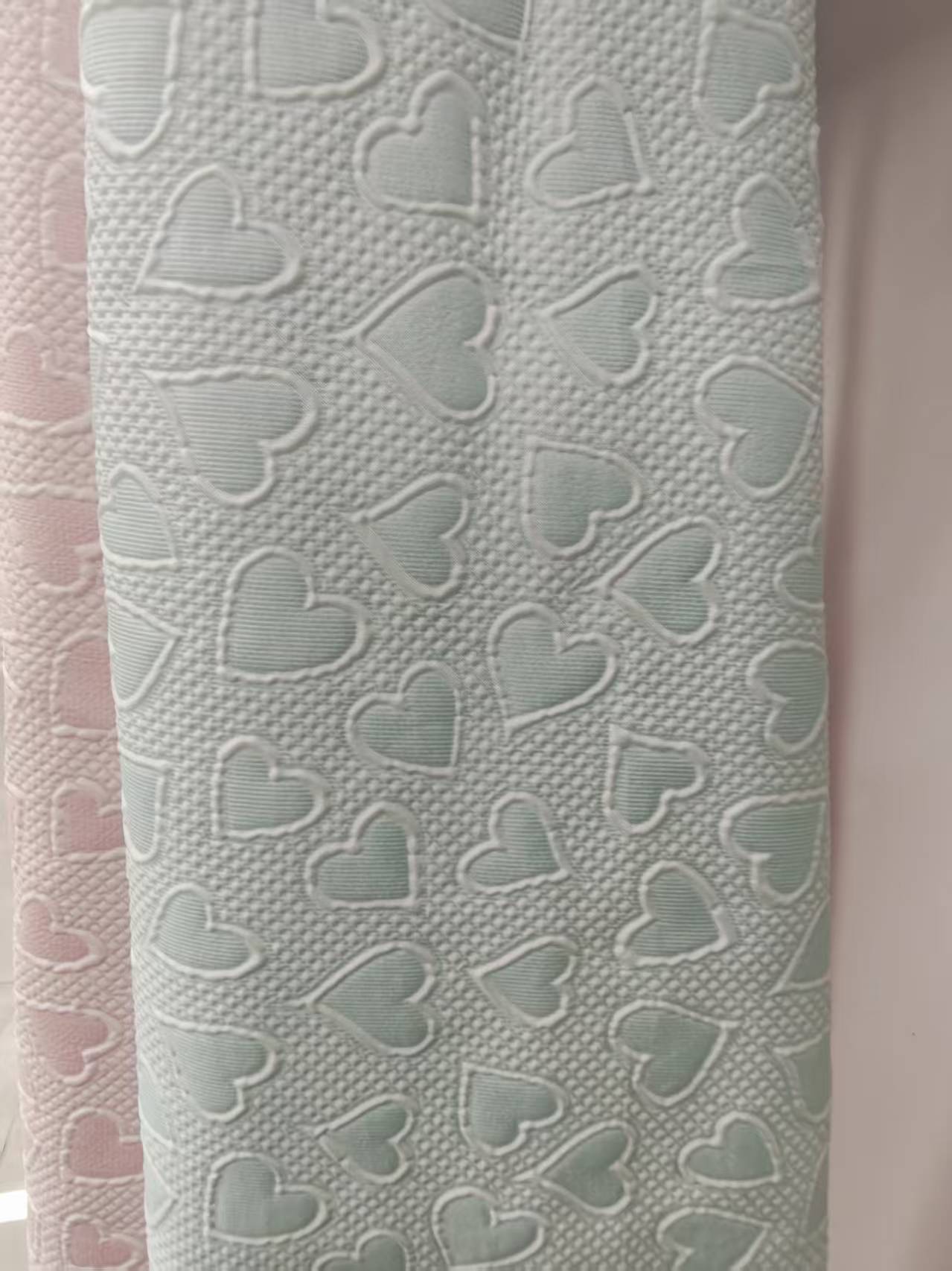 Heart-shaped checkered pattern bubble fabric composite fabric for clothing, accessories, pet supplies, bags and accessories Application Scenario