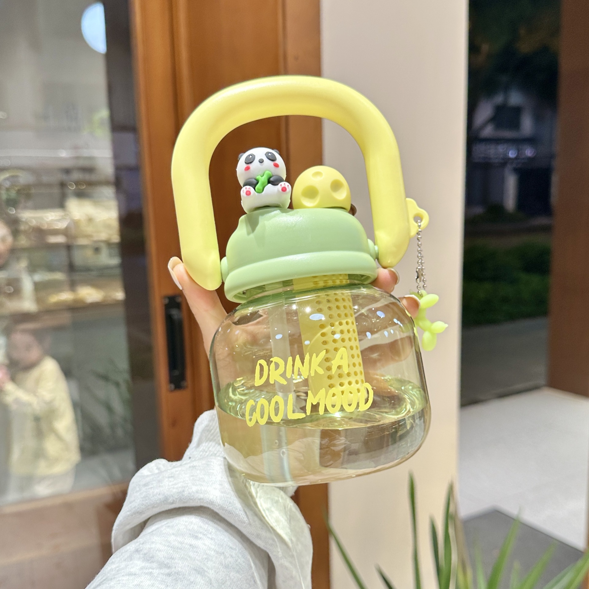 High appearance level, large-capacity girls' water bottle, hand-held straw cup, double-drinking cup, plastic cup, cute student water bottle, cold water bottle Item Picture