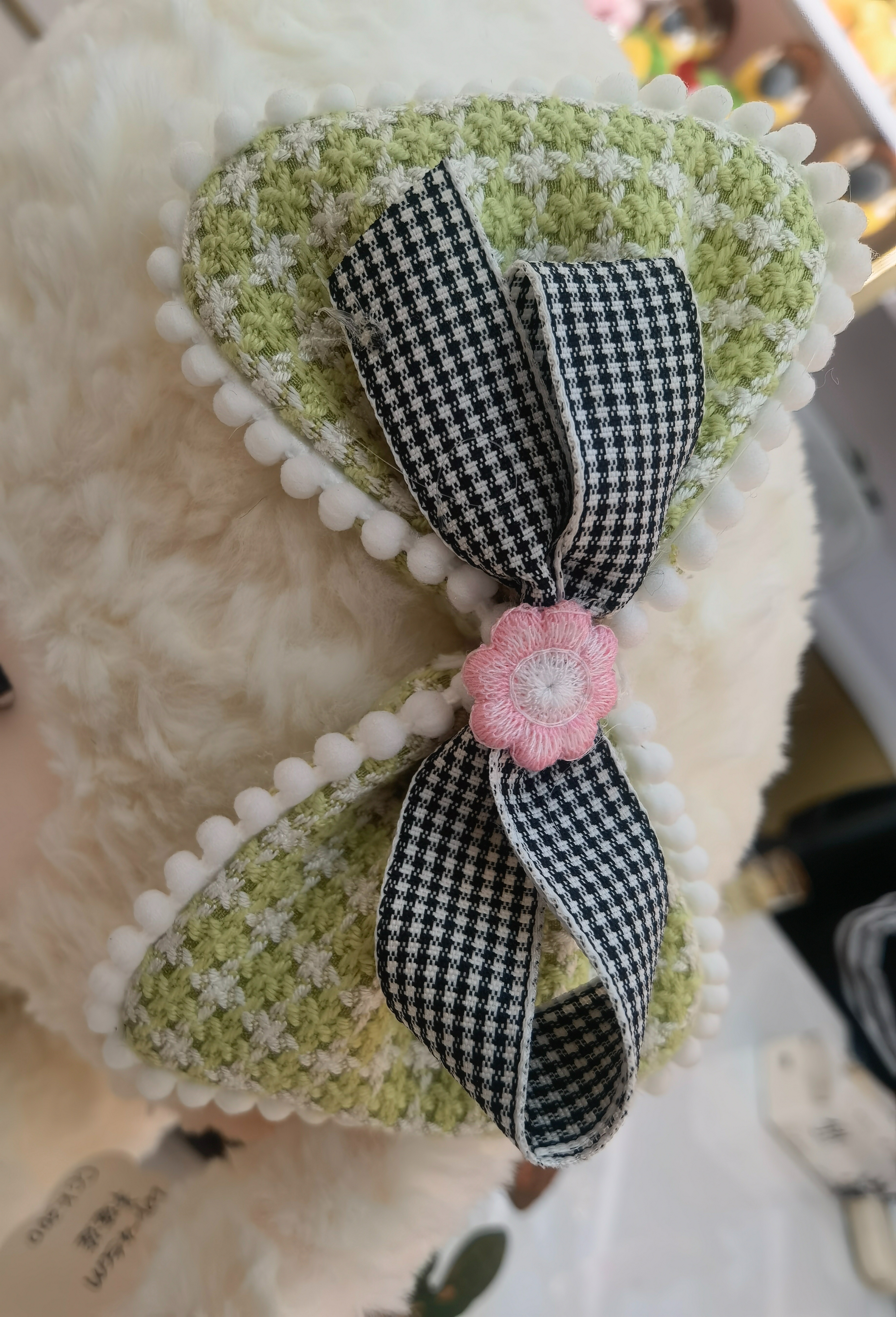 45CM cute alpaca doll, a heartwarming plush toy with a cute outfit that attracts onlookers Application Scenario