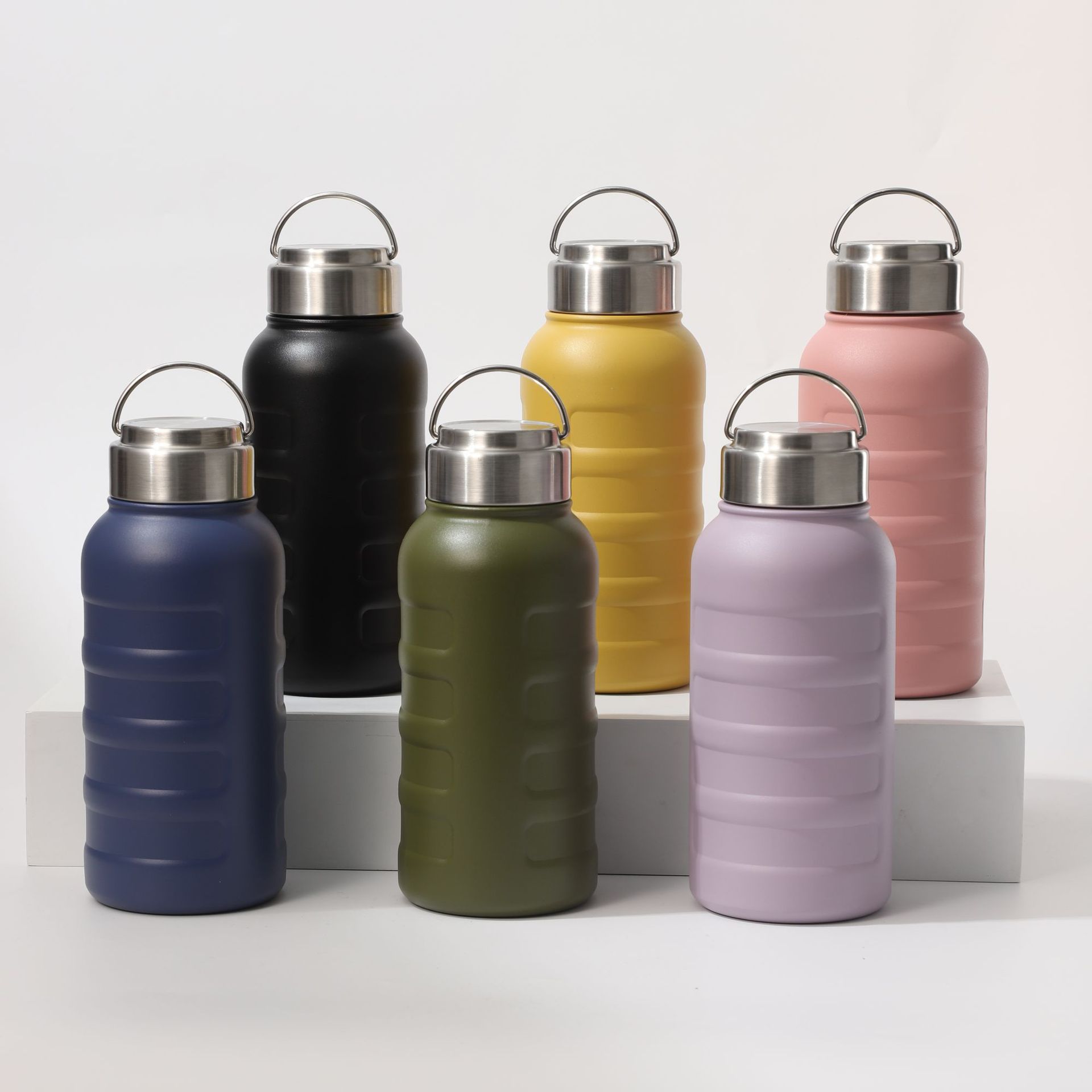 New 304 stainless steel insulated board large-capacity vacuum double-layer water cup, outdoor convenient car portable water bottle details Picture