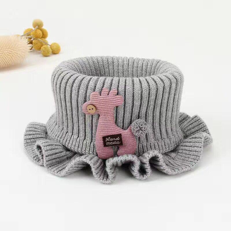 Wholesale yellow woolen autumn and winter deer scarves for cute boys and girls, cartoon neck-protecting children's knitted scarves and scarves Application Scenario