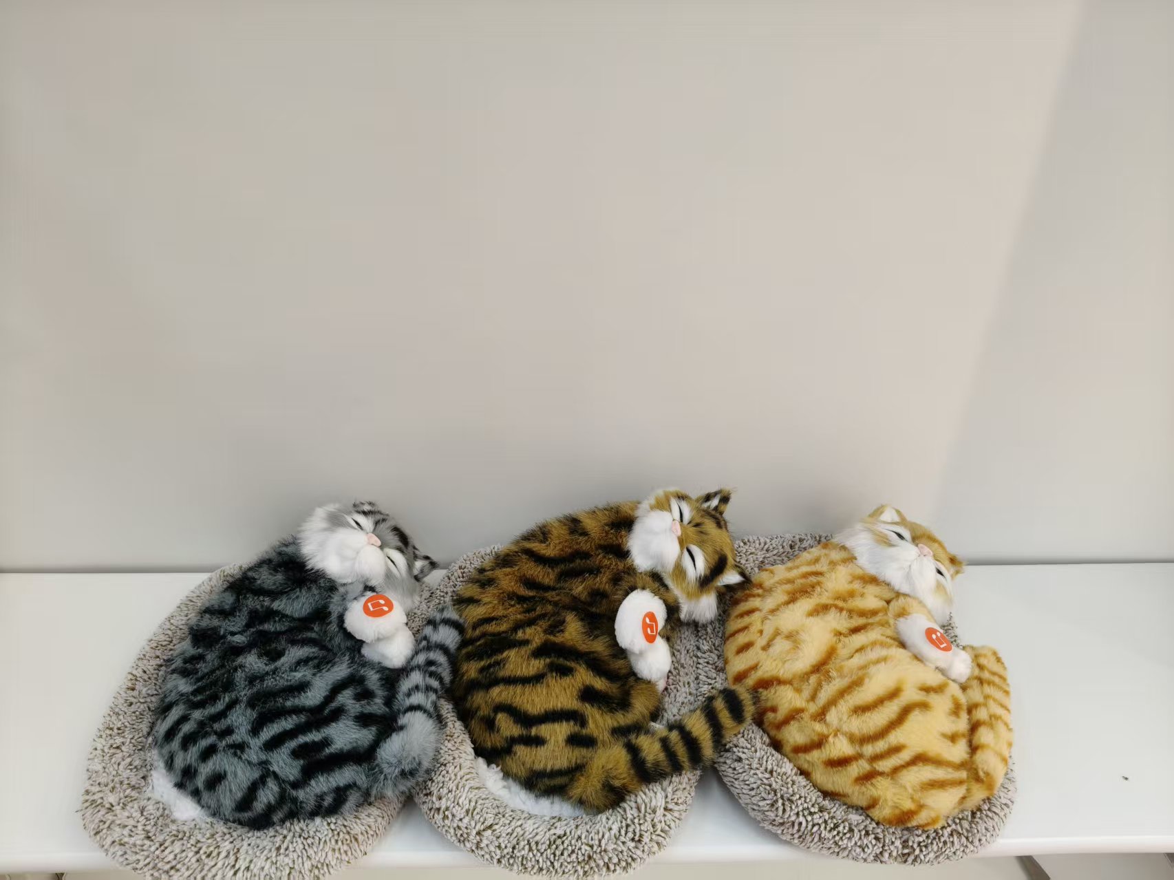New best-selling electric plush toys and holiday gifts from the cat and dog series, such as breathing cats (with four light Settings)