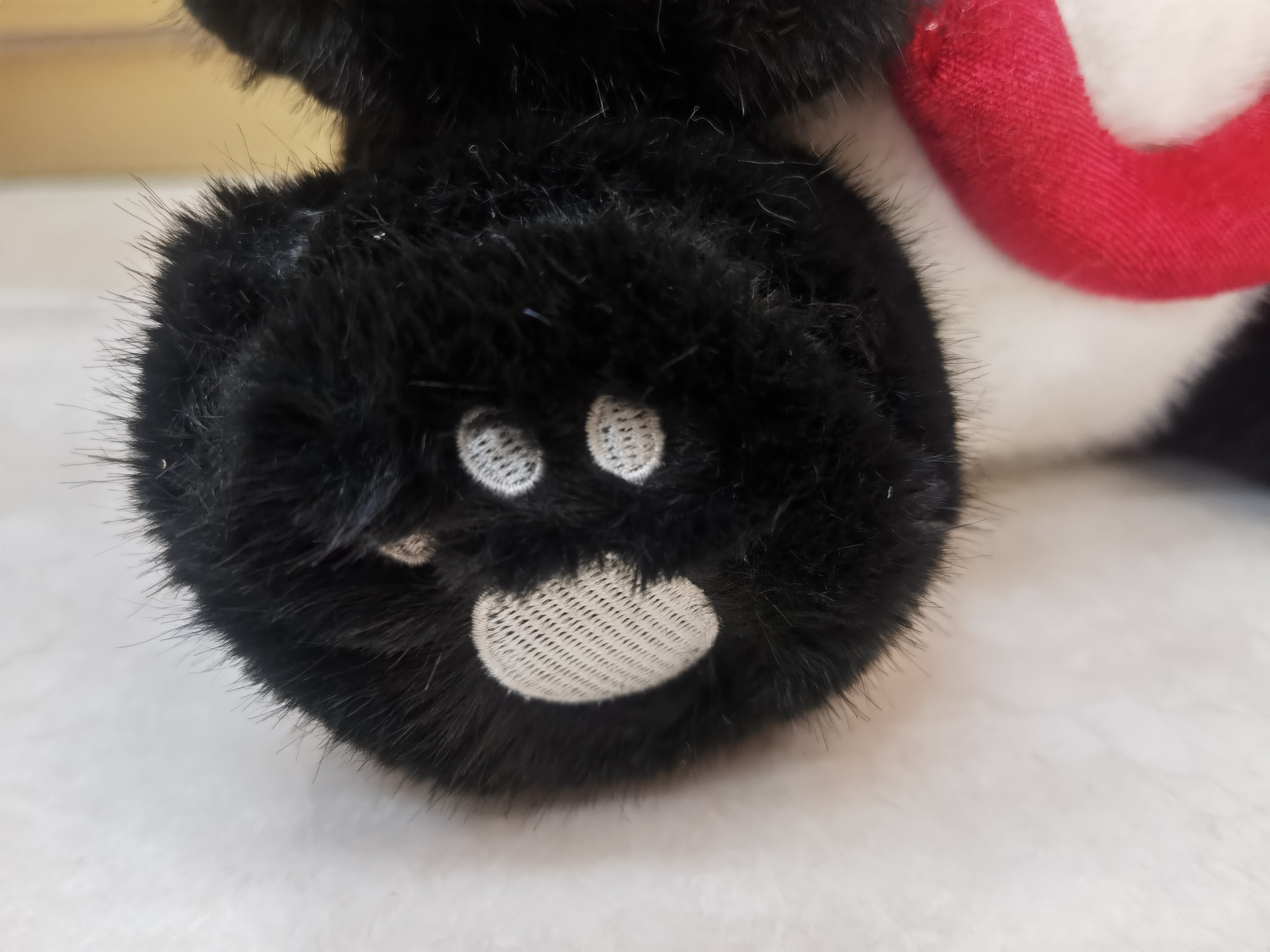 A 35CM cute panda doll makes its debut, with a red umbrella on its head, full of cuteness! Specification image