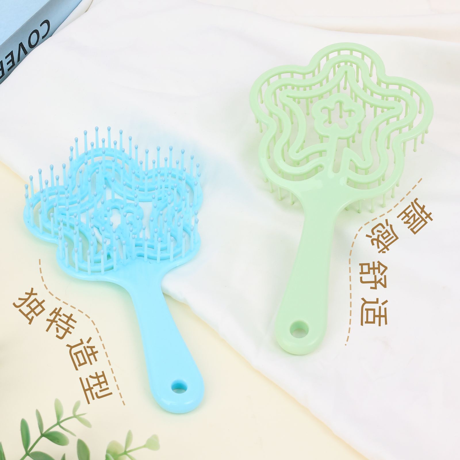 The Baihe flower-shaped comb is a multi-functional scalp massage comb that can be used to massage the scalp without damaging the hair. It is a dry and wet dual-purpose hair smoothing and hollowed-out comb Specification image