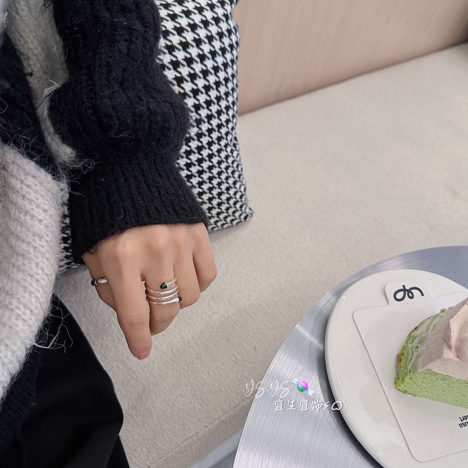 This pure silver design ring is fashionable, trendy and versatile. This silver design ring is unique for women Specification image