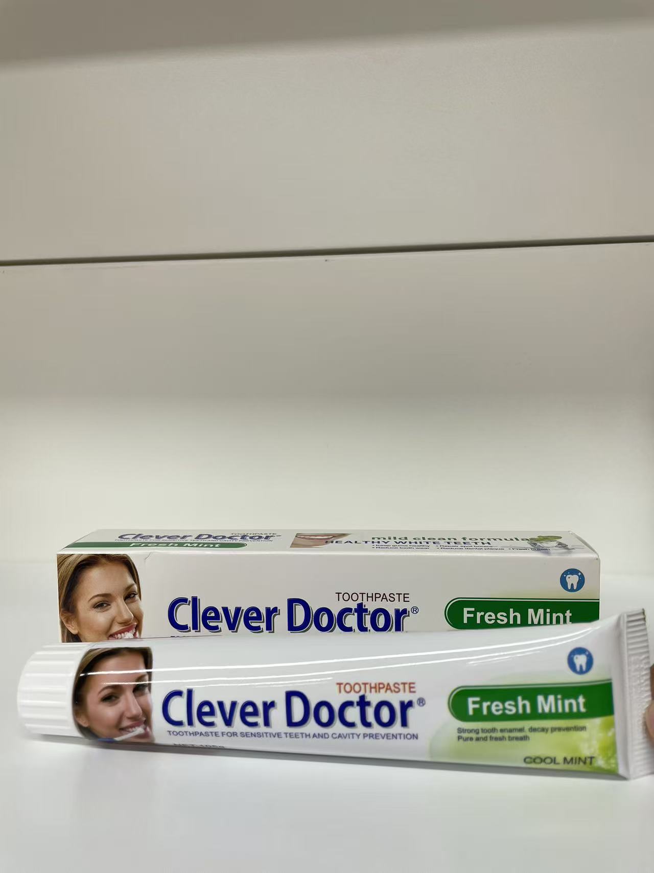 maxi limpio 105g Fresh Mint Toothpaste English Toothpaste Export Toothpaste Daily Necessities