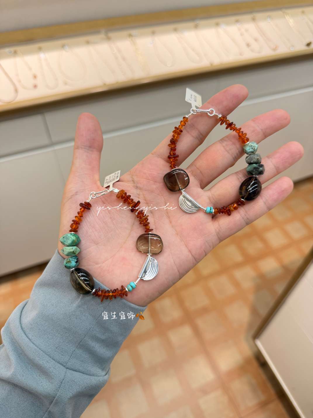 Pure silver small fan bracelet with natural stone design, simple, fashionable and trendy style