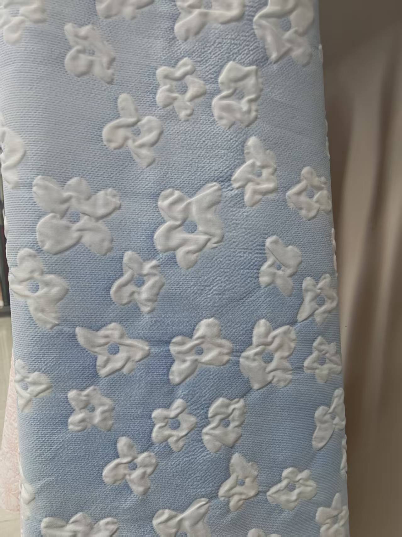 Small flower-patterned bubble fabric composite fabric for clothing, accessories, pet supplies, bags and accessories Specification image